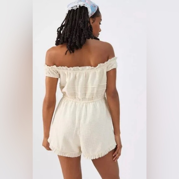 UO Evie Off-The-Shoulder Check Romper in Ivory - Picture 2 of 7